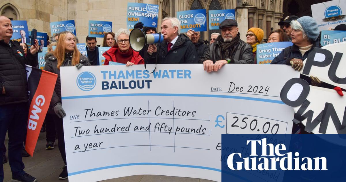 Labour MP John McDonnell joins campaigners outside the Royal Courts of Justice urging the court to block the Thames Water application for a £3bn bailout.