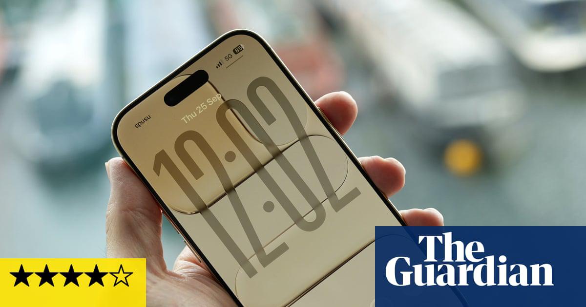 The Air looks like a regular iPhone from the front until you pick it up or turn it sideways.