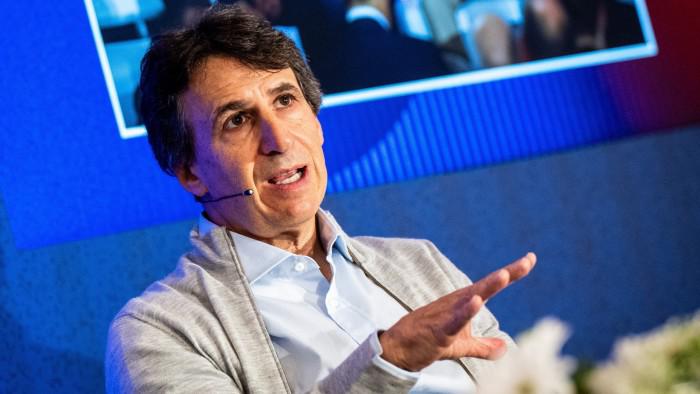 Top US financiers sound alarm on lending standards