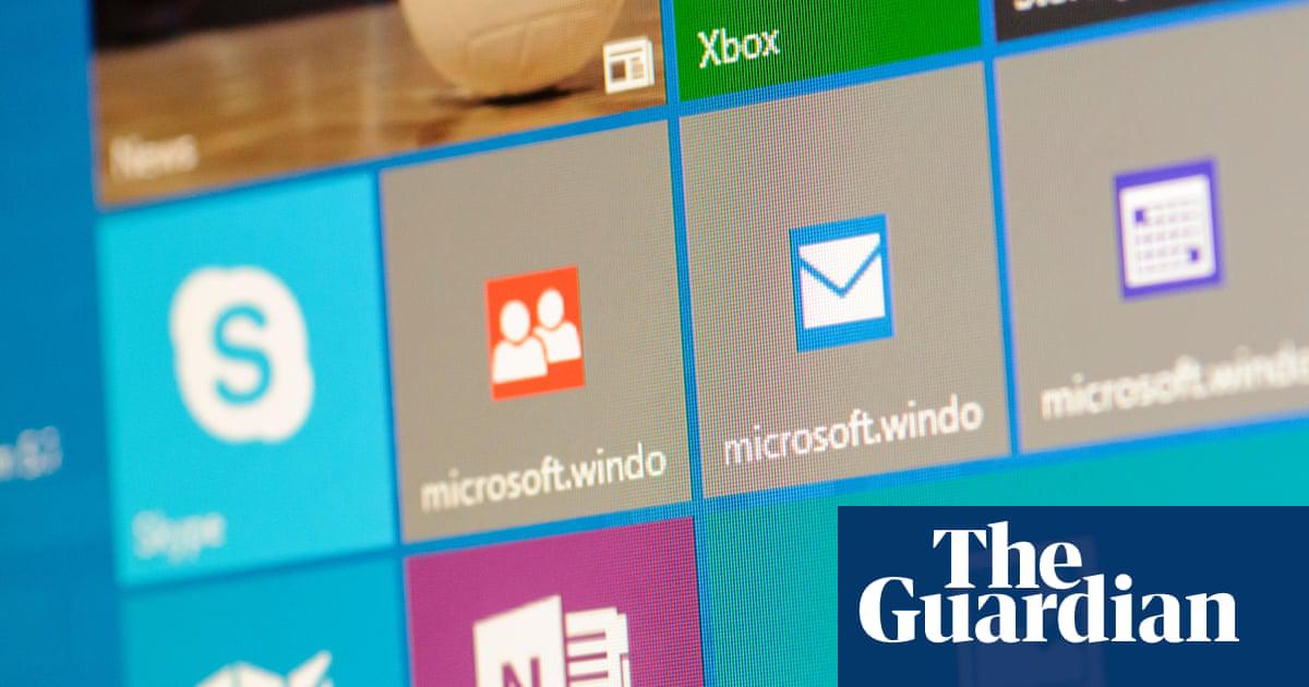 Figures for September suggest four in 10 of those using Microsoft Windows worldwide were still using Windows 10.