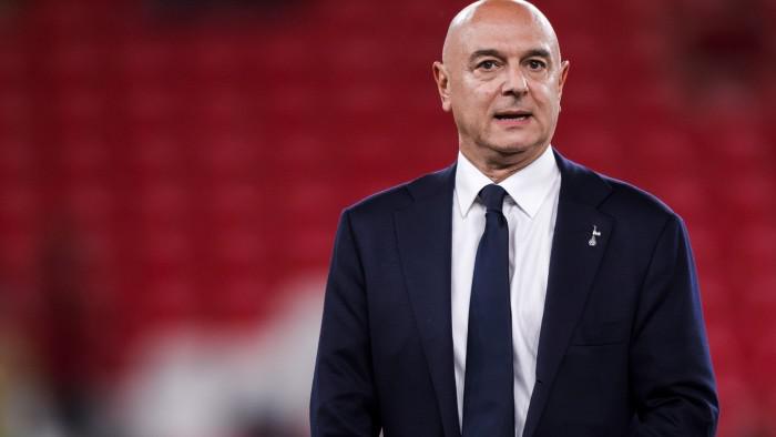 Business school teaching case study: the football leadership dilemma