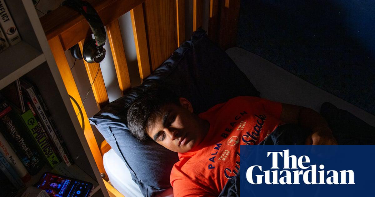 Rohan Sathyamoorthy listens to a crime podcast to nod off.