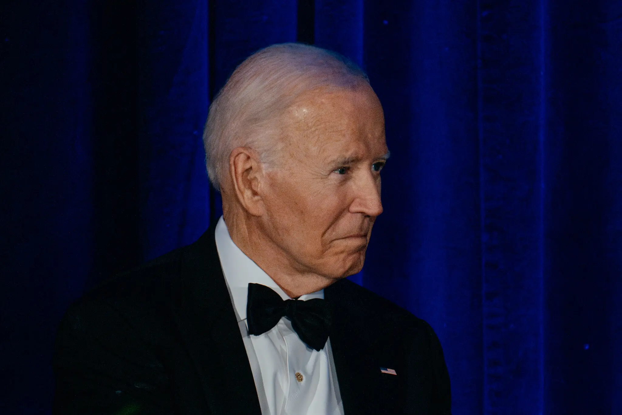 Former President Joseph R. Biden Jr. completed a round of radiation therapy for cancer on Monday.