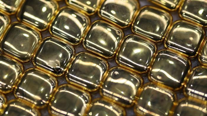 Gold tumbles 6% in biggest sell-off since 2013