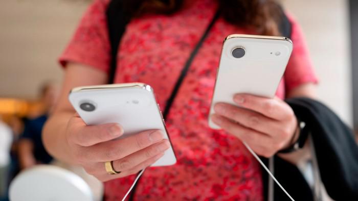 Why can’t I buy a small smartphone?