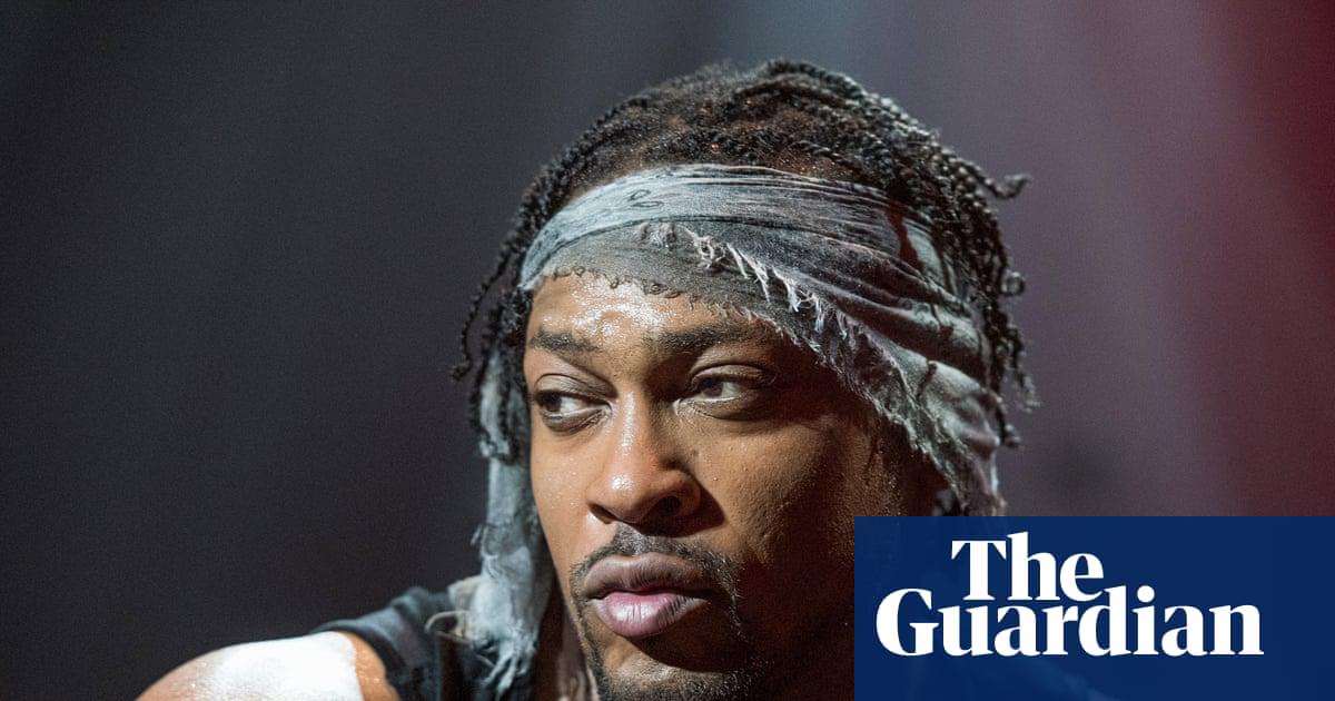 D'Angelo performs in Los Angeles in 2015.