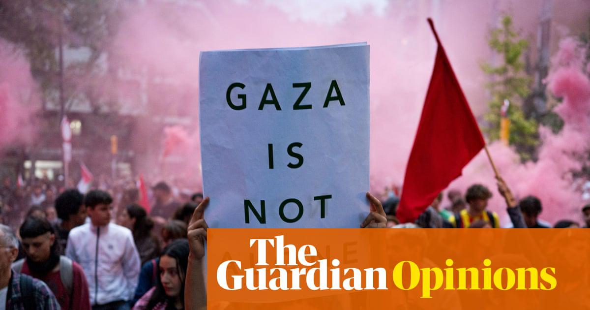 A protester in Barcelona during Spain’s national strike for Palestine, 15 October 2025.