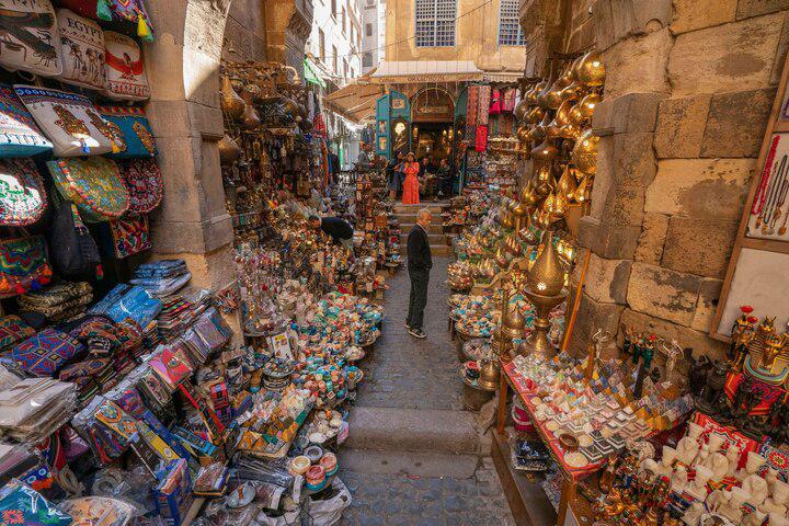 Khan Al-Khalili on Al-Muizz Street is Cairo’s most famous souk (market), and has been trading rugs, lamps, gold, and jewelry for 600 years.