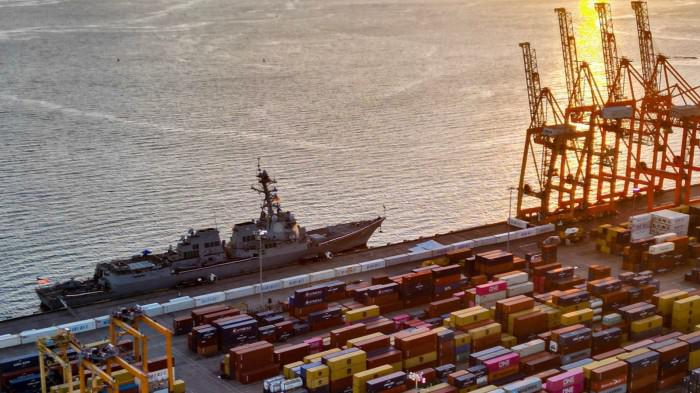 Venezuela suspends Trinidad gas deals over US military build-up