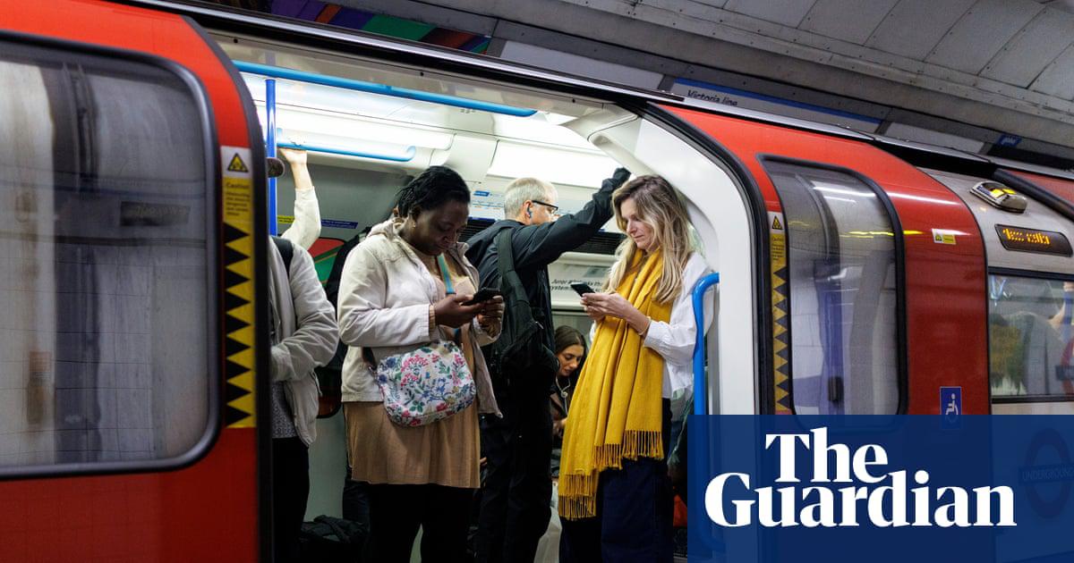 Business and charity leaders urge ministers to lead England’s transition to four-day week