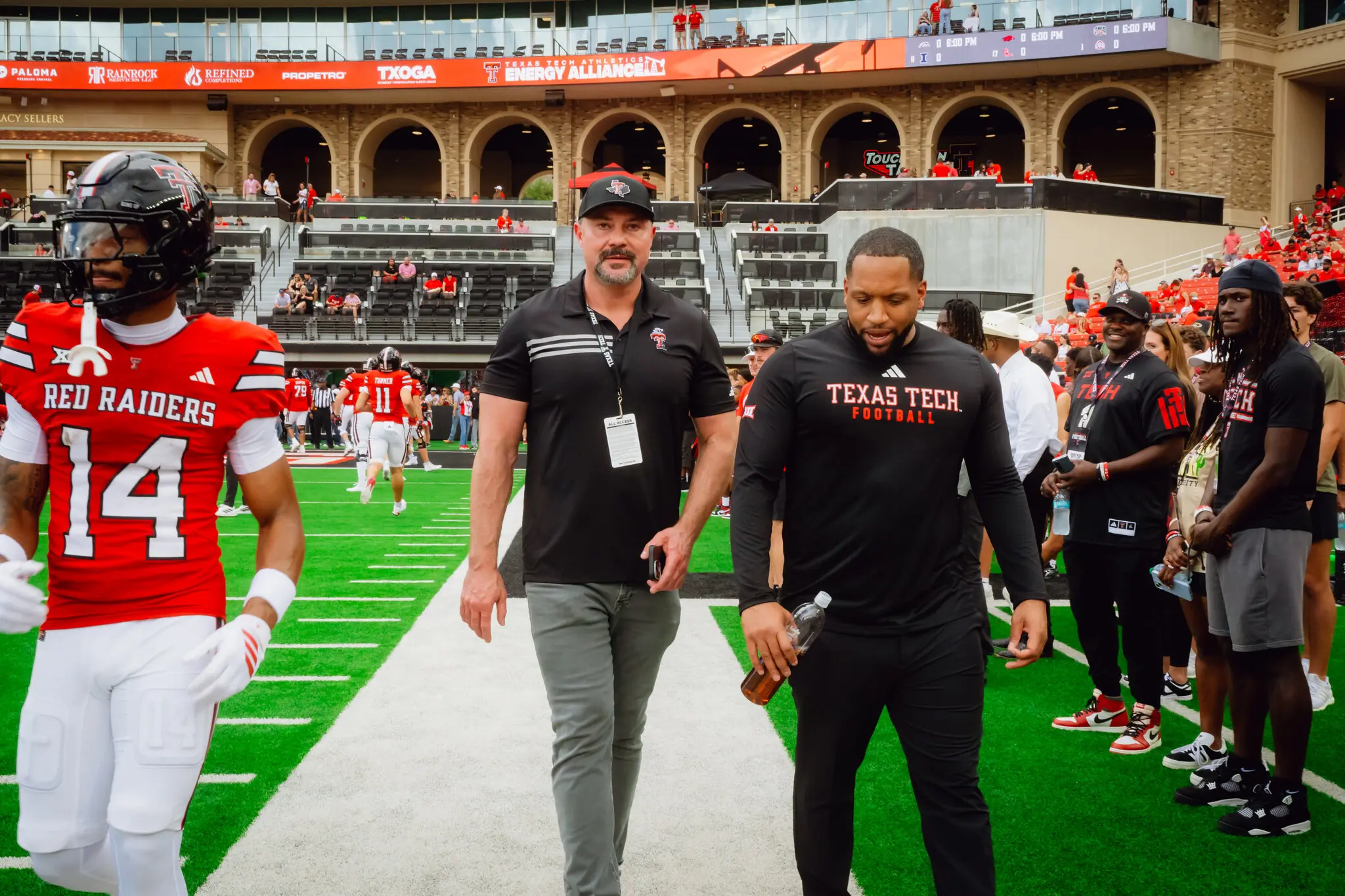 Cody Campbell, center, has helped make the Texas Tech Red Raiders one of the top college football teams in the country.