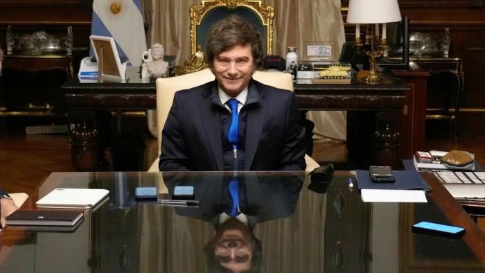 Milei defies calls to float Argentine peso freely