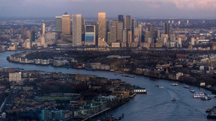 Blackstone readies £250mn Canary Wharf office sale