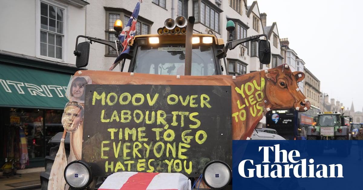Farmers protesting outside the Oxford Farming Conference on Thursday.