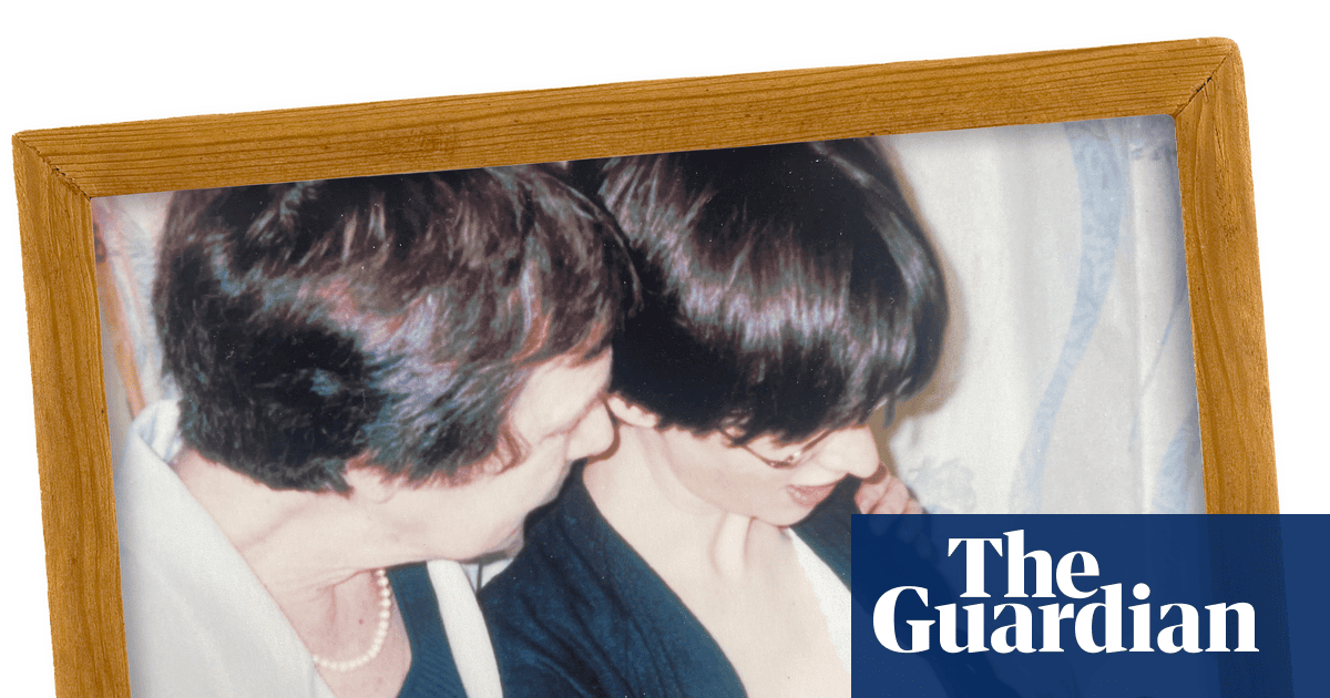 Emma with her mother and eledest son, Theo.