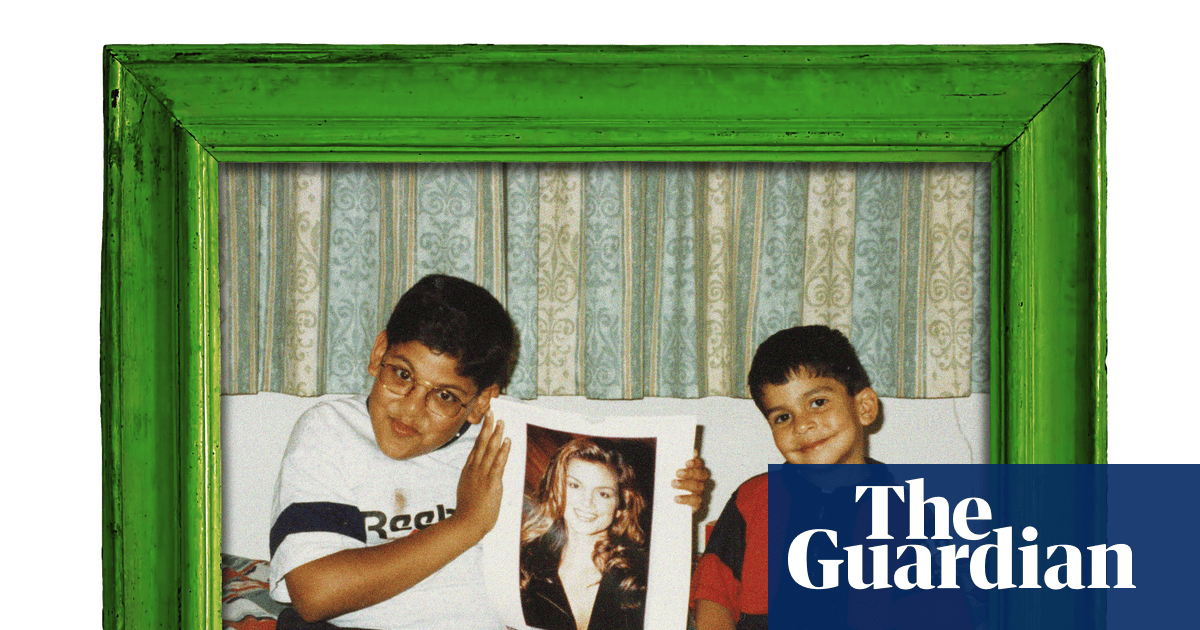 Ammar Kalia (right) with his brother, circa 1998.