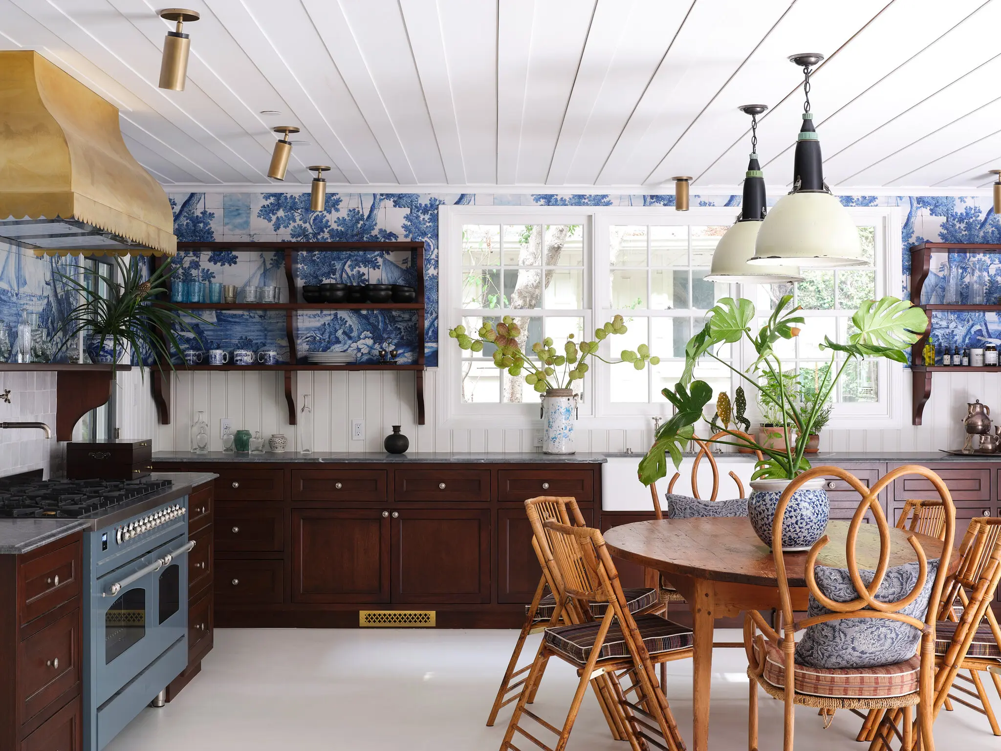 In Los Angeles, an Eclectic Home Where Textiles Tie it All Together