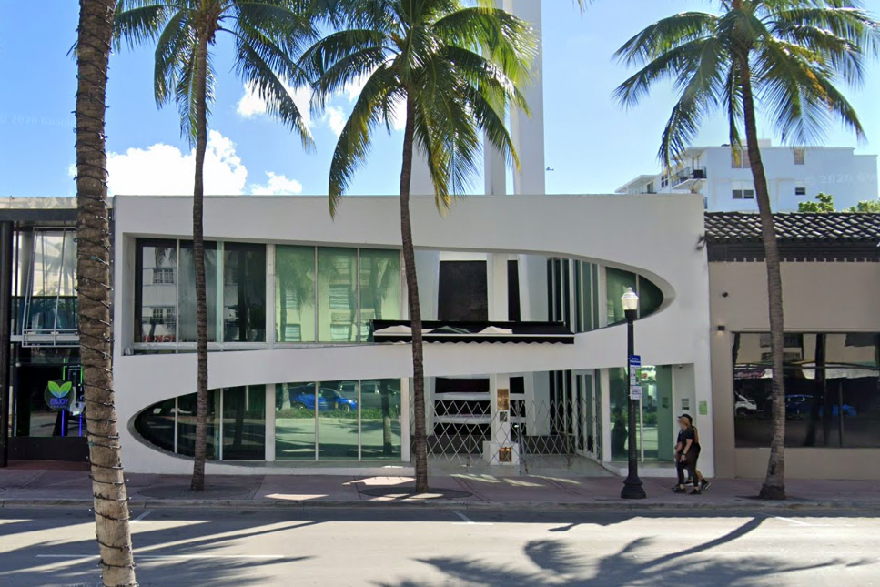 Members of the Tate Brothers entourage were seen giving the Nazi salute at the Vendôme night club in Miami Beach on Saturday.