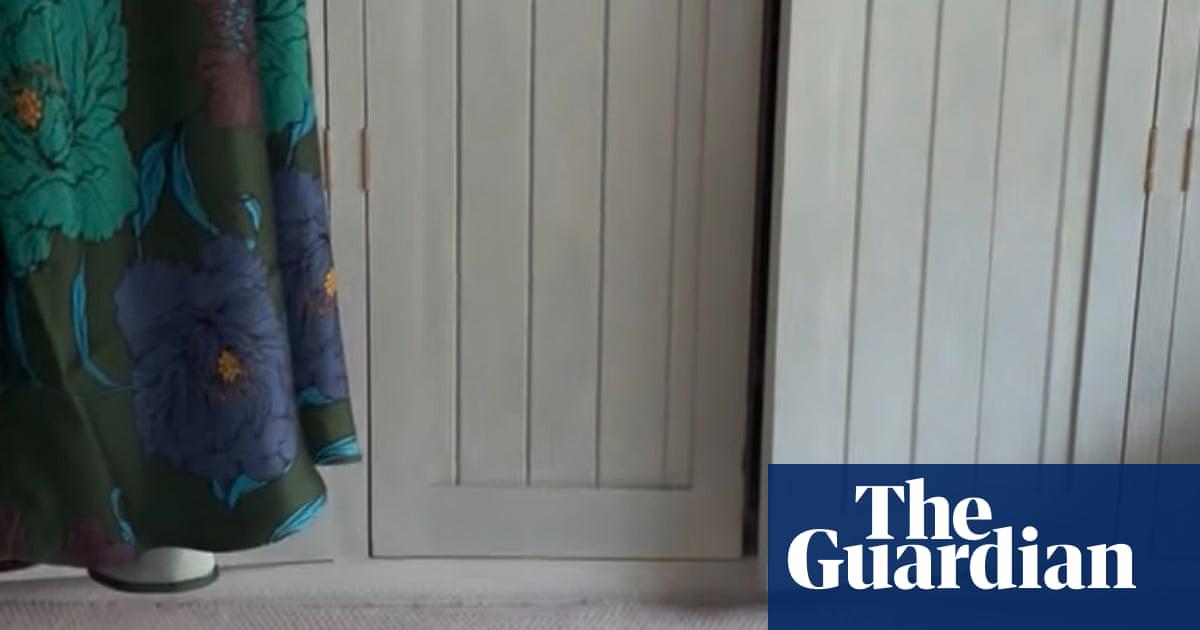 A robin in Amy-Jane's bedroom.