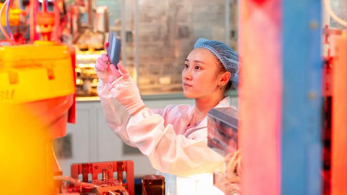 Silver squeeze leaves solar panel makers feeling the heat